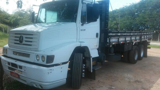 Uncios caminhões em Gravataí-6081